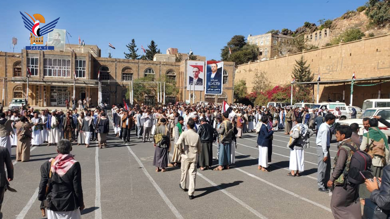 عرض شعبي لخريجي الدورة الأولى “طوفان الأقصى” بمدينة المحويت