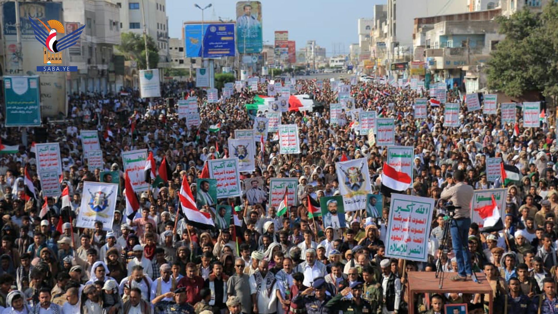 مسيرات جماهيرية كبرى بالحديدة تحت شعار “مسارنا مع غزة.. قدما حتى النصر”