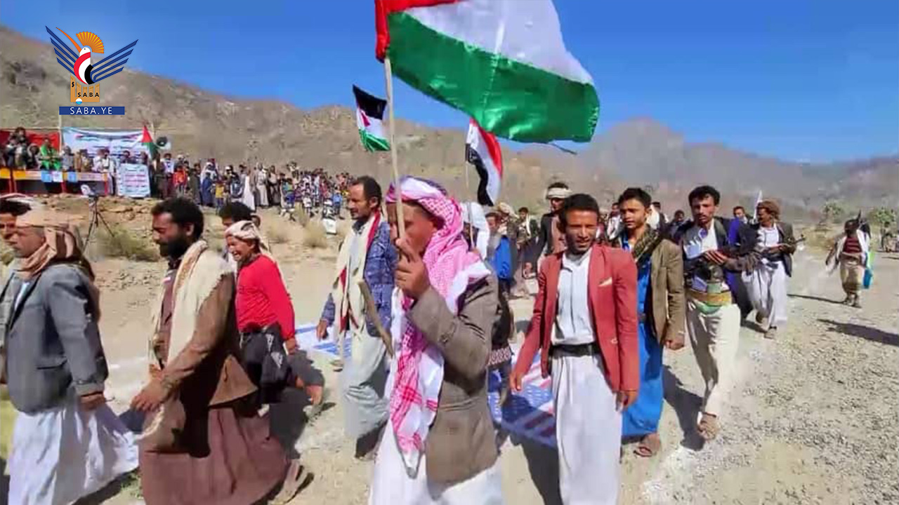 عرض شعبي لخريجي دورات ” طوفان الأقصى” في مديرية السلفية بريمة