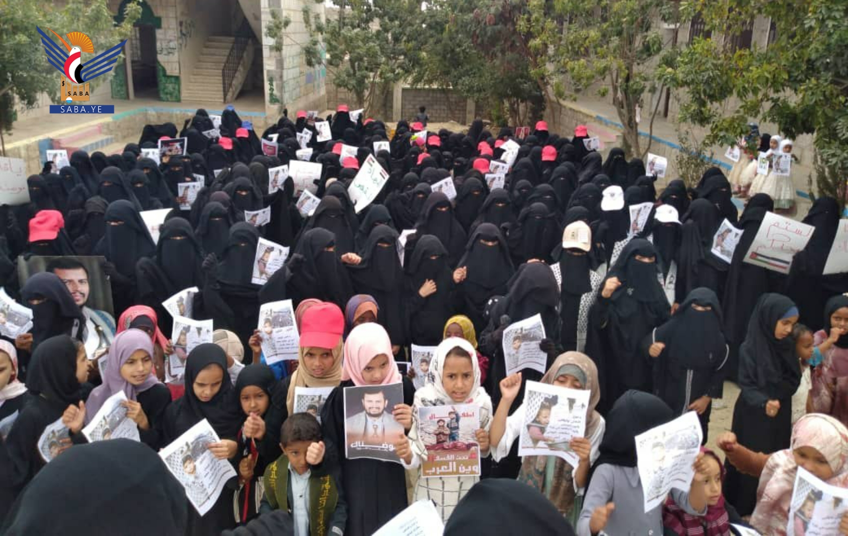 وقفات نسائية في حجة تضامناً مع فلسطين