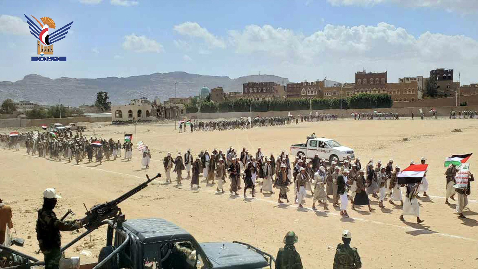 عرض شعبي لوحدات رمزية من خريجي دورات “طوفان الأقصى” بصعدة