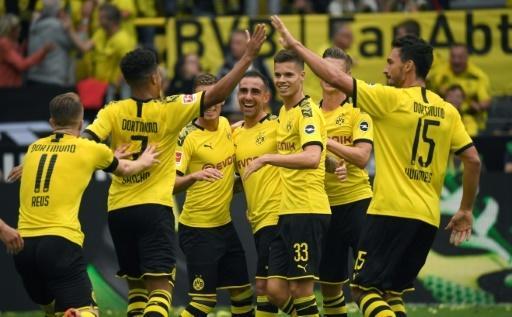 بوروسيا دورتموند يكتسح ضيفه أوغسبورغ 5-1 ضمن الدوري الالماني لكرة القدم