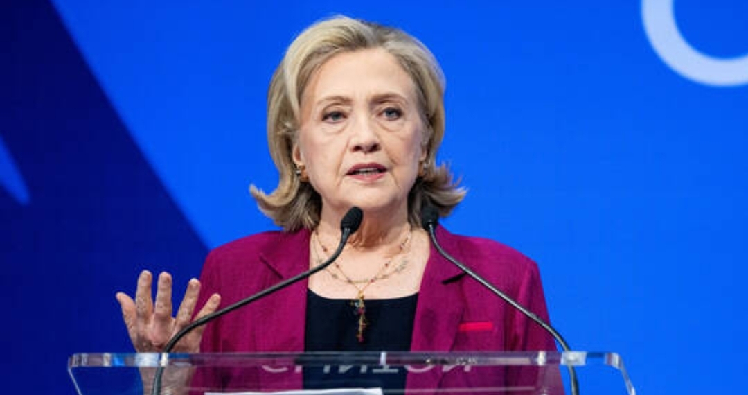 هيلاري كلينتون تتهم الأمريكيين الداعمين لترامب بالتعاطف مع روسيا