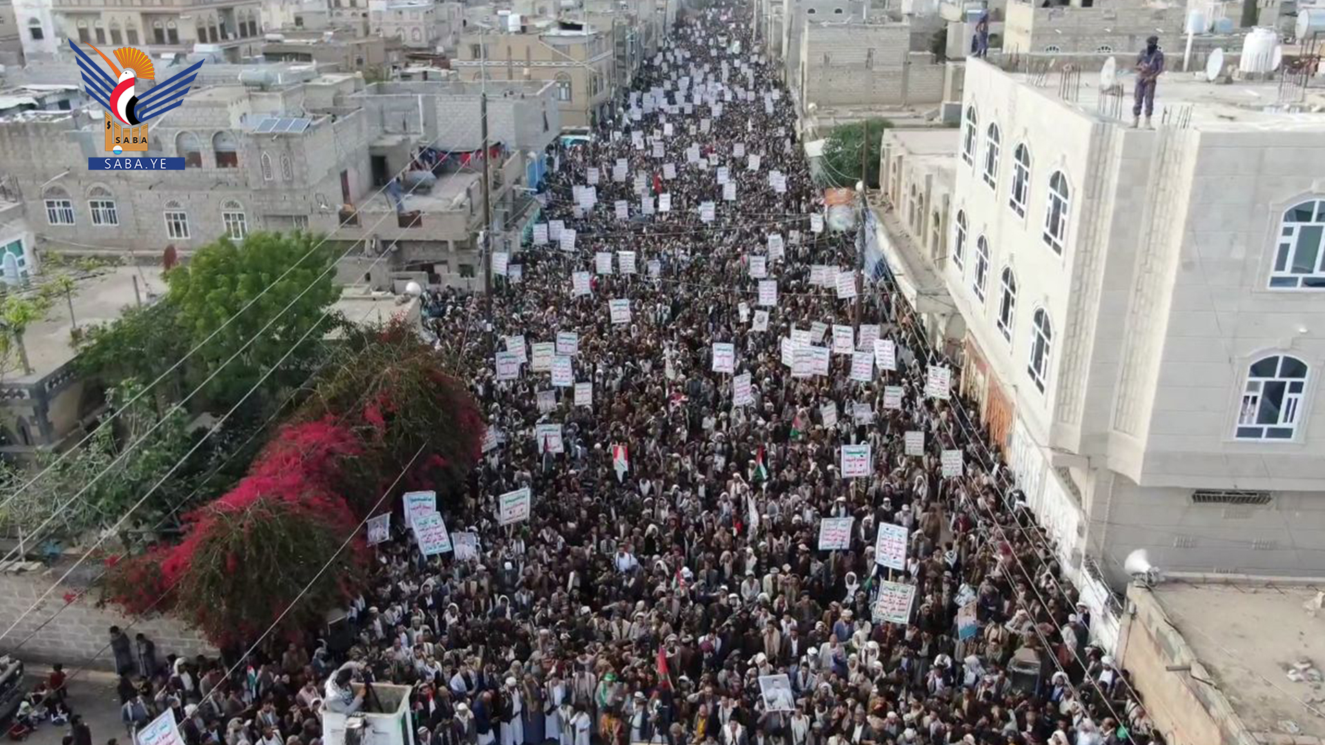 مسيرات جماهيرية حاشدة بمديريات ذمار نصرة لغزة