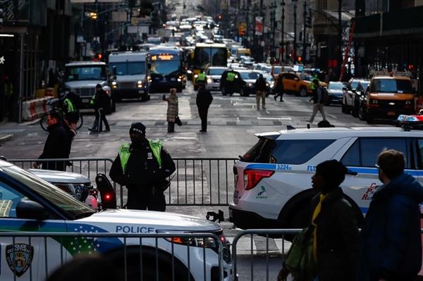 مقتل وإصابة سبعة أشخاص في إطلاق نار بالعاصمة واشنطن