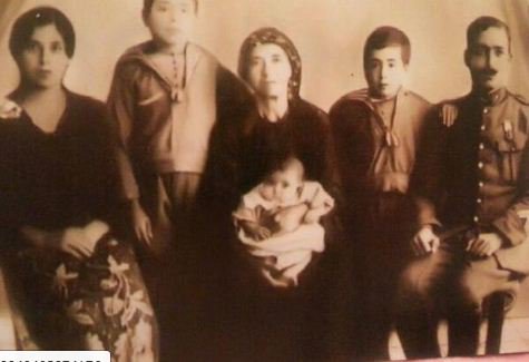 صورة نادرة للفنان الراحل وديع الصافي بعمر 6 سنوات صورة نادرة للفنان الراحل وديع الصافي بعمر 6 سنوات