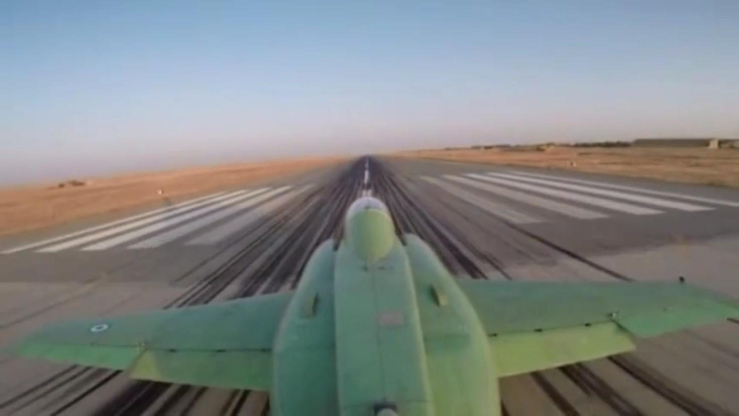 إيران تكشف عن طائرة عسكرية جديدة