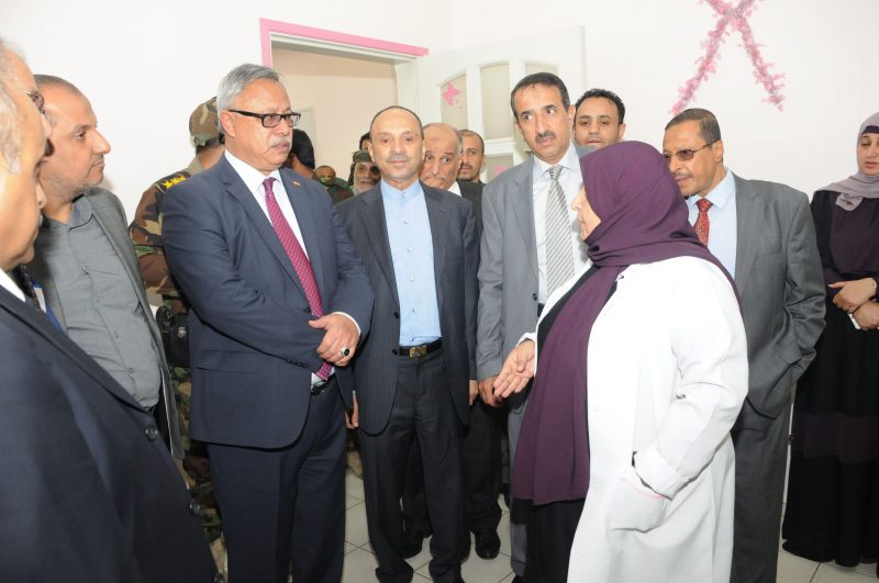 رئيس الوزراء يزور مؤسسة مكافحة السرطان ويثني على جهودها الطبية والخيرية  رئيس الوزراء يزور مؤسسة مكافحة السرطان ويثني على جهودها الطبية والخيرية