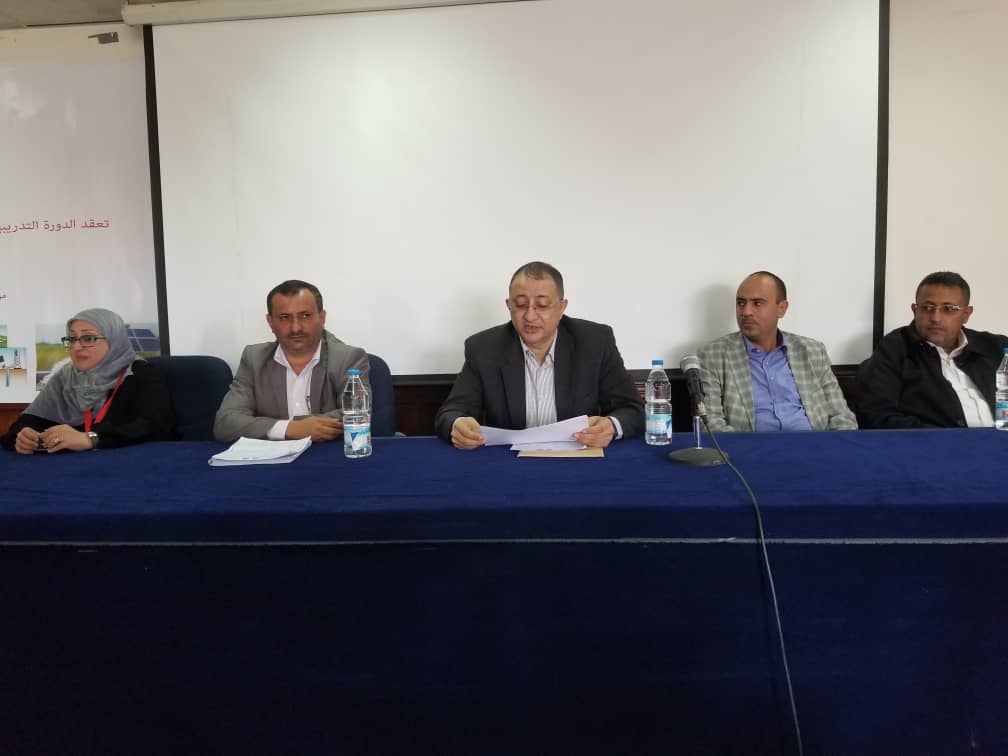 وزير المياه والبيئة يؤكد التوسع في المشاريع العاملة بالطاقة البديلة