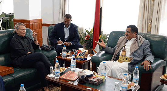 وزير النفط يحذر مجددا من كارثة بيئية جراء منع العدوان صيانة خزان صافر