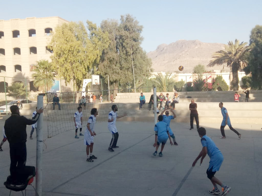 فريق الشهيد الأهدل يرتقي إلى صدارة بطولة الاستقلال للكرة الطائرة