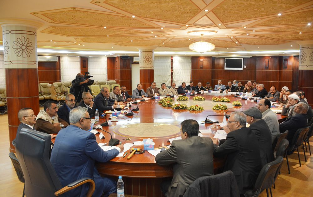 مجلس الوزراء يشكل لجنة وزارية لمكافحة الأوبئة ويشيد بالانجازات العسكرية والأمنية