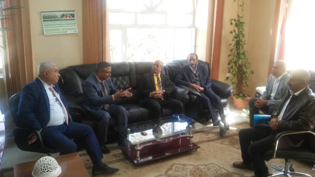 النعيمي والرهوي يفتتحان معرض صور شهداء الخدمات الطبية العسكرية