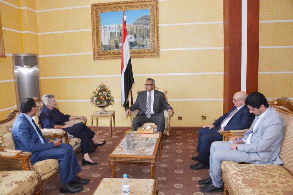 رئيس الوزراء يناقش مع غراندي أولويات النشاط الإنساني للعام الجاري