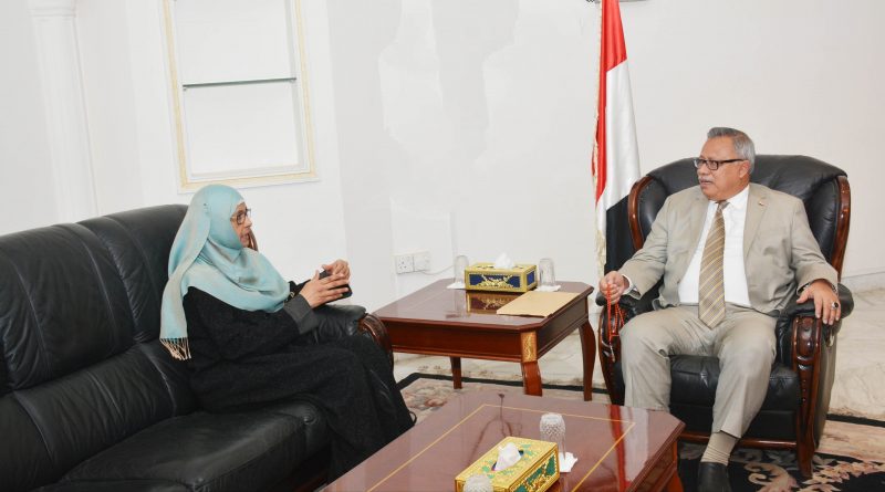 رئيس الوزراء يندد بجريمة تحالف العدوان في الجوف