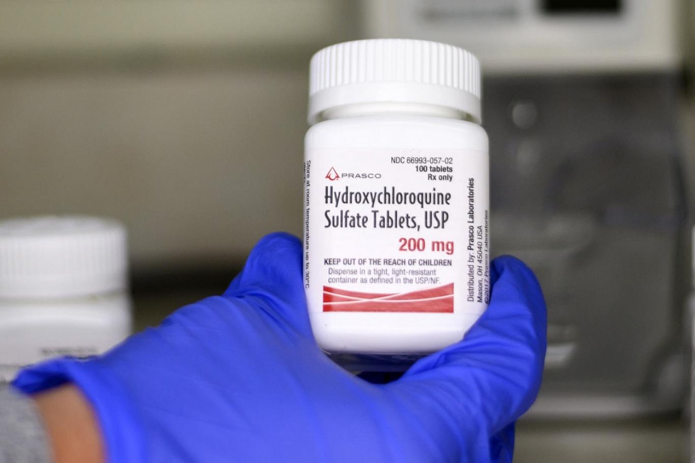 ترمب يسعى إلى إنتاج 300 مليون جرعة من لقاح كورونا في يناير ترمب يسعى إلى إنتاج 300 مليون جرعة من لقاح كورونا في يناير