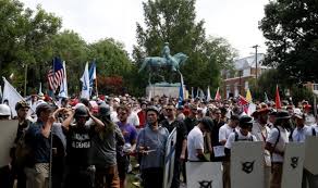 مكسيكيون يتظاهرون ويرشقون السفارة الأمريكية في العاصمة مكسيكو بالحجارة تنديدا بعنف الشرطة