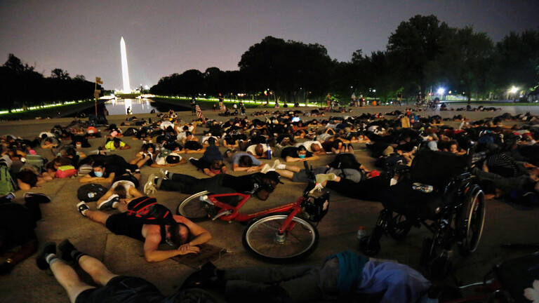 الولايات المتحدة تتجنب مرة أخرى الثورة الولايات المتحدة تتجنب مرة أخرى الثورة