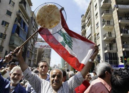 الضائقة الاقتصادية تدق ناقوس الهجرة من لبنان