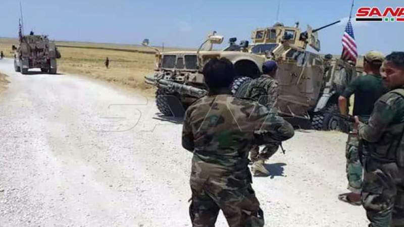 الجيش السوري يجبر مدرعات أمريكية على العودة إلى قواعدها السابقة
