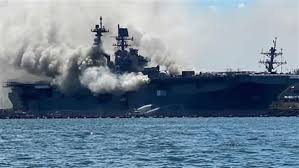 إصابة 21 شخصًا بسبب حريق على سفينة حربية أمريكية