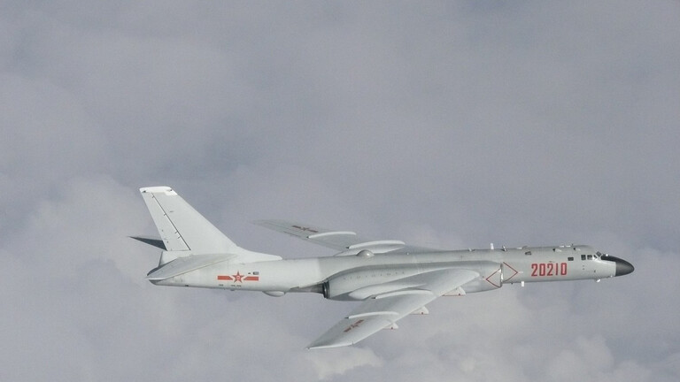 القاذفات الصينية تتمرن على الحرب في بحر الصين الجنوبي