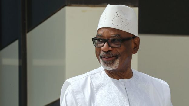 انقلاب عسكري في مالي: جنود متمردون يعتقلون الرئيس ويجبرونه على الاستقالة