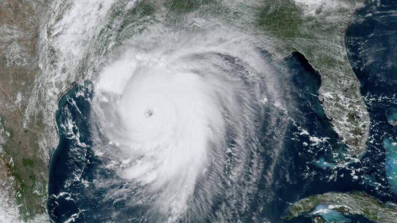 إعصار “لورا” يضرب الولايات المتحدة ويهدد 20 مليون امريكي بالتشريد