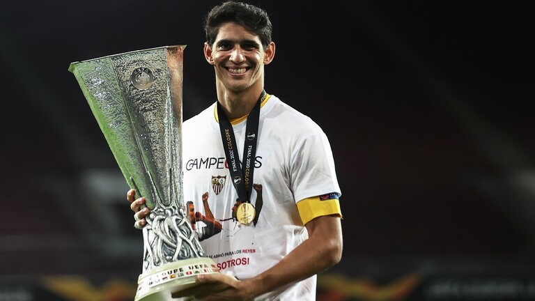 رسميا.. إشبيلية يعلن تفعيل خيار شراء الحارس المغربي بونو