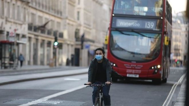 فيروس كورونا: الحقيقة المرة أنه “لا عودة إلى الحياة الطبيعية”