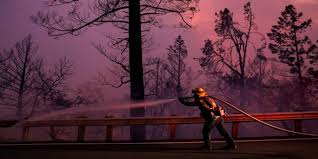 إخلاء مستشفى ومئات المنازل في كاليفورنيا جراء حريق غابات