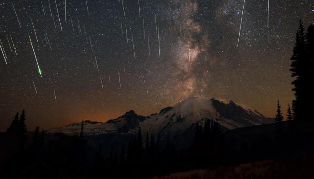 تساقط الشهب يضيء سماء البوسنة تساقط الشهب يضيء سماء البوسنة