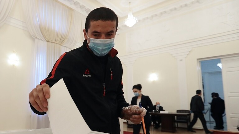 طاجيكستان.. بدء انتخابات رئاسية ورحمون أبرز المرشحين