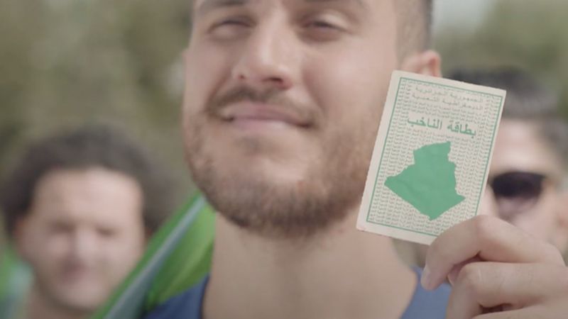 الجزائر .. البلاد التي تعددت تعديلاتها الدستورية بعدد رؤسائها