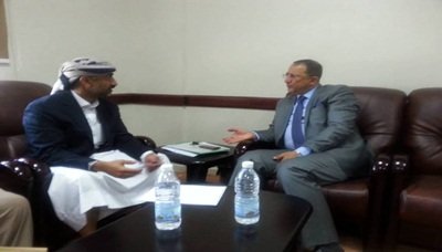 وزير المياه والبيئة يناقش مع محافظ صنعاء الوضع المائي بالمحافظة