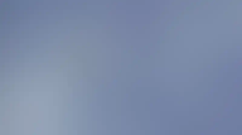 العدو الصهيوني يشن أربع غارات على مطار أبو الظهور العسكري في إدلب بسوريا