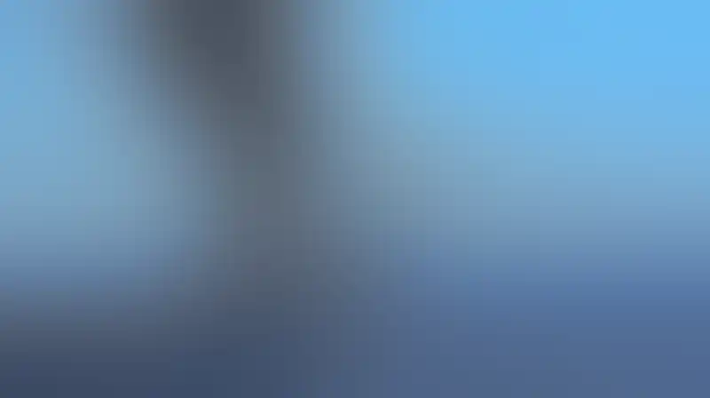 انفجار ناقلة نفط عملاقة مخالفة جنوب مضيق هرمز