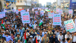 أبناء الحديدة يحتشدون في 221 ساحة بمسيرات "مستمرون في نصرة غزة والمقدسات مهما كانت التحديات"