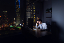   العمل ليلا قد يكون سببا للإصابة بالجلطات أو السكتات الدماغية