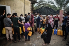 الأونروا تحذر من خطر صحي يهدد غزة بسبب انعدام المياه النظيفة