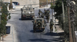 جرافات العدو الصهيوني تبدأ بهدم المنزل الذي استشهد فيه أربعة فلسطينيين في طمون