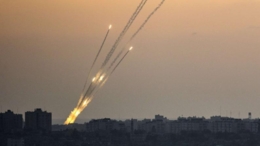 المقاومة الفلسطينية تقصف عسقلان ومستوطنات "غلاف غزة" برشقة صاروخية