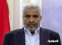 قحيم يؤكد استئناف العمل في ميناء الحديدة بعد تعرضه للقصف الإسرائيلي