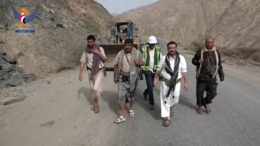 تدشين العمل في صيانة وسفلتة طريق نقيل المناقل وعقبة الزاحم في الجوبة بمأرب