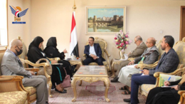 وزير الخارجية يلتقي الممثل المقيم لبرنامج الأمم المتحدة الإنمائي بصنعاء