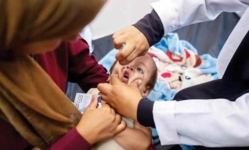 الصحة العالمية تأجل المرحلة الاخيرة من تطعيم الأطفال بغزة بسبب القصف