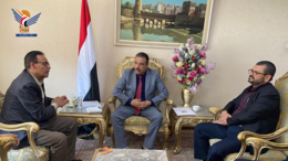 مناقشة جوانب التعاون بين وزارتي الخارجية والصحة ومصلحة الضرائب