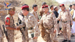 قيادات وزارة الدفاع ورئاسة الأركان تتفقد المرابطين في عدة مواقع بالمنطقة العسكرية الرابعة