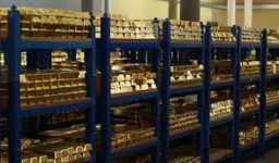 إندبندنت: خوفاً من حرب ترامب التجارية.. نقل آلاف سبائك الذهب من لندن إلى نيويورك