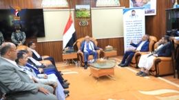 رئيس مجلس الوزراء يطلع على مستوى الانضباط الوظيفي في عدد من الوزارات